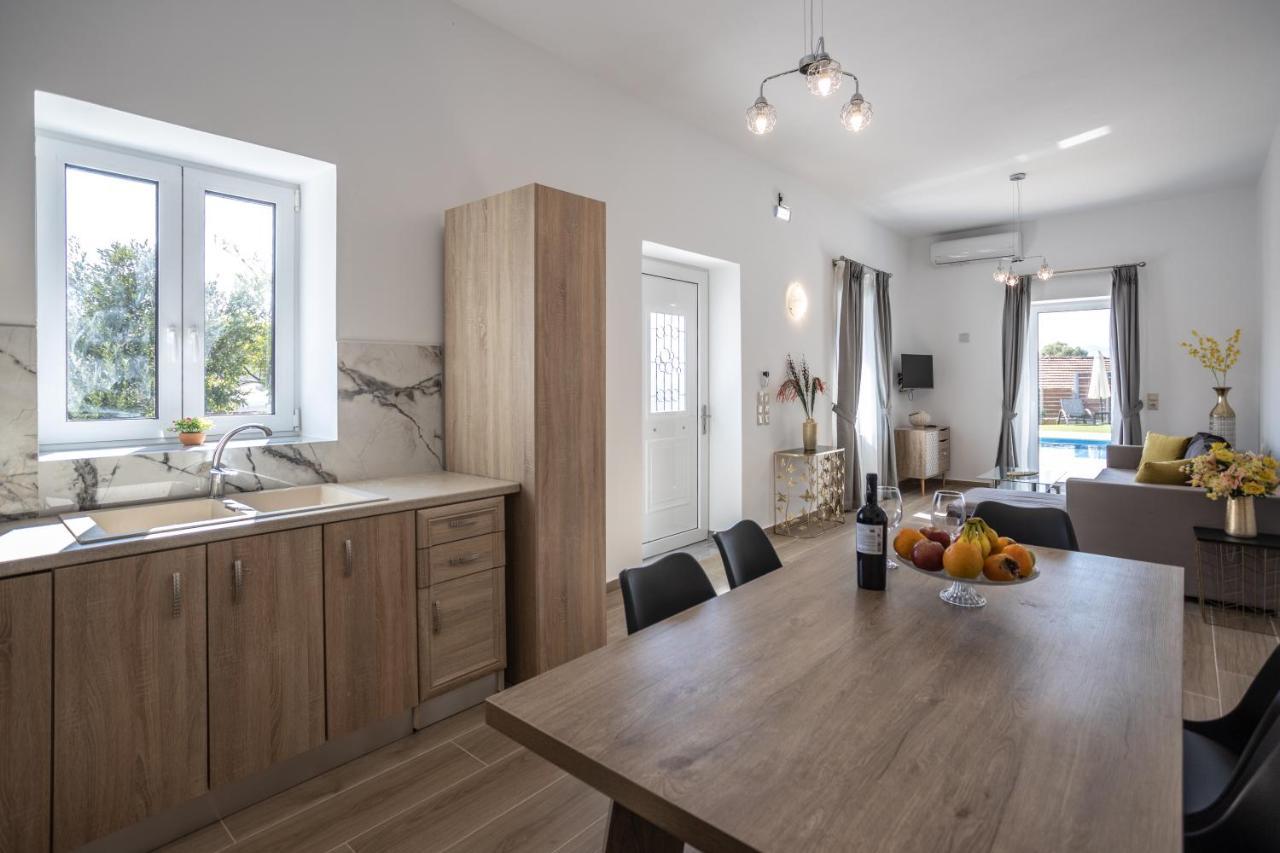 Villa Neonis Spílion 외부 사진