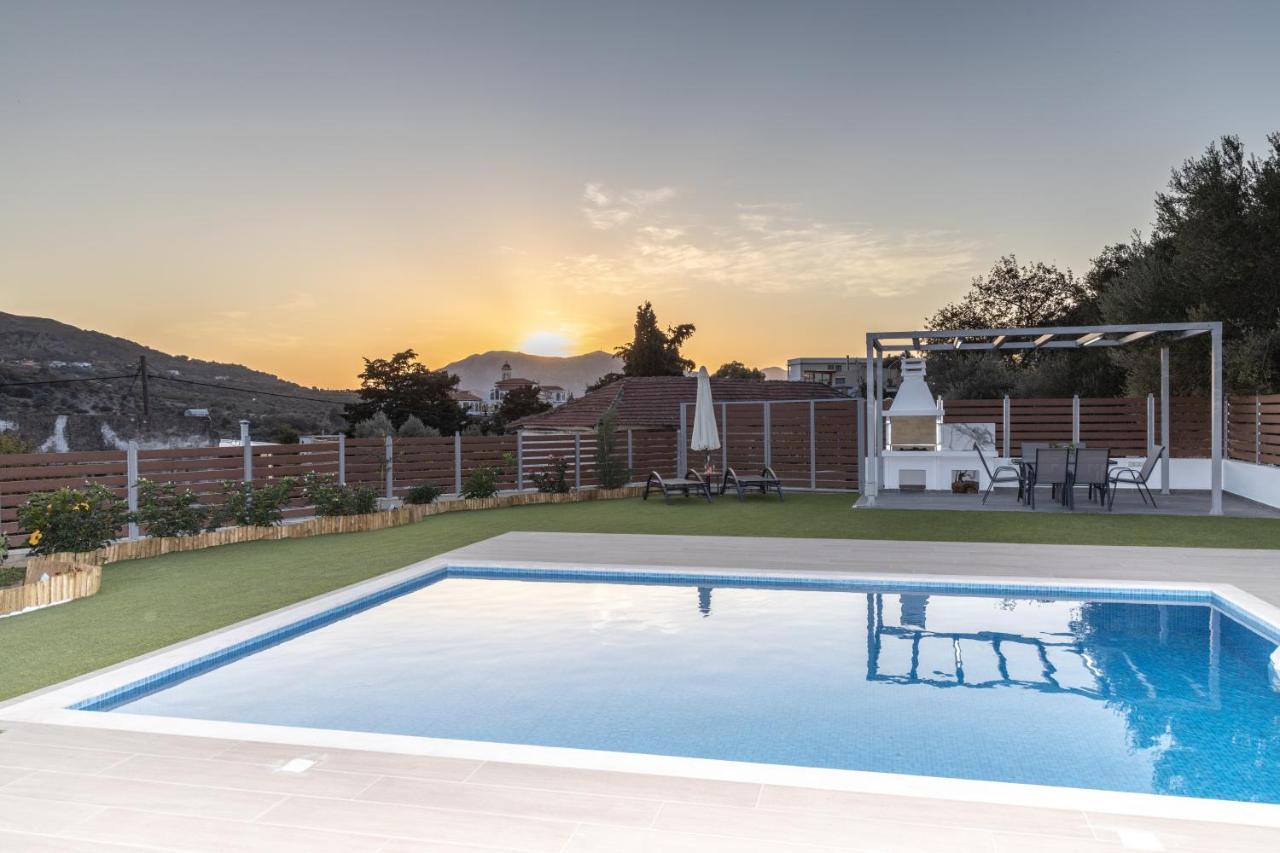 Villa Neonis Spílion 외부 사진